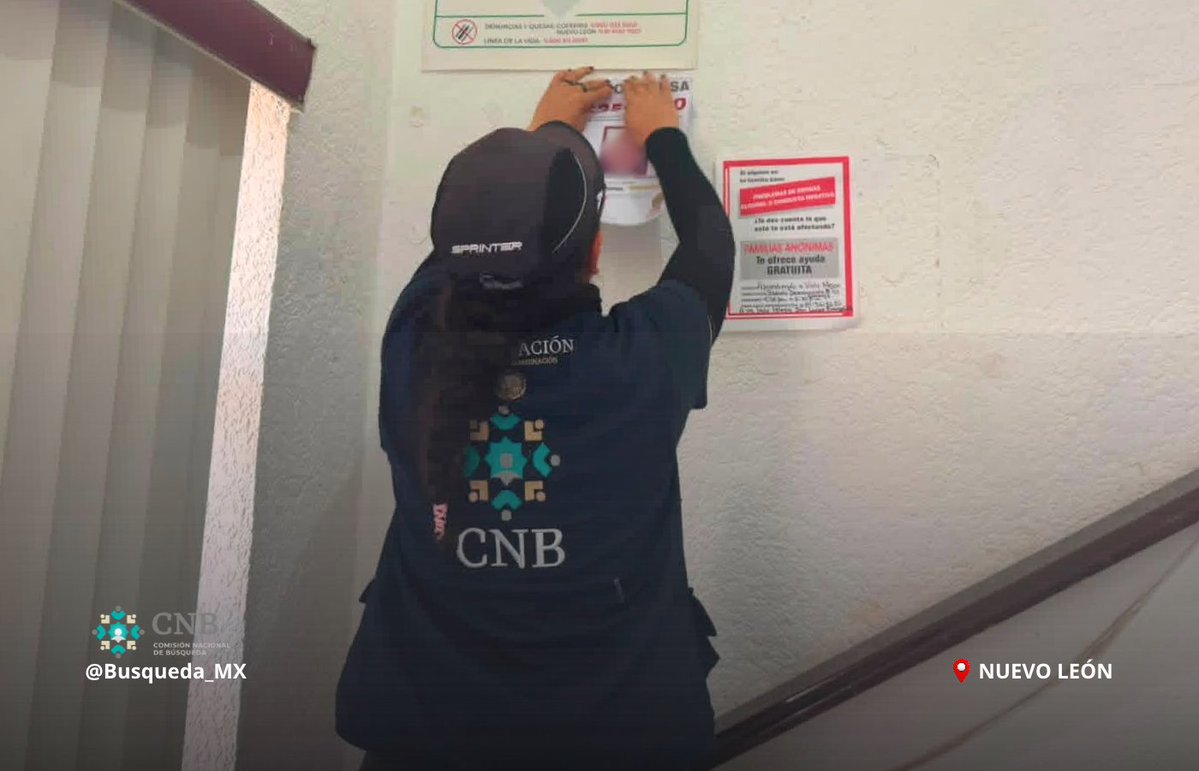 Busqueda_MX's tweet photo. ⚠️ #AccionesDeBúsqueda | #NuevoLeón | #Nacional 

Personal de la Comisión Nacional de @Busqueda_MX acudió al estado de #NuevoLeón, para realizar acciones de búsqueda en campo en vida, con la participación de familiares de personas desaparecidas.  

Las actividades incluyeron difusión y colocación de cédulas de búsqueda en hospitales y centros de rehabilitación, en coordinación con la Secretaría de la @Defensamx1 Nacional, la @GN_MEXICO_ y la @FGRMexico. 

Para el @GobiernoMX, la localización de personas desaparecidas es una prioridad nacional. Continuamos fortaleciendo las búsquedas en vida, con acompañamiento a las familias y enfoque de derechos humanos.  

#PersonasDesaparecidas 
#BúsquedaNacional 
#HastaEncontrarles