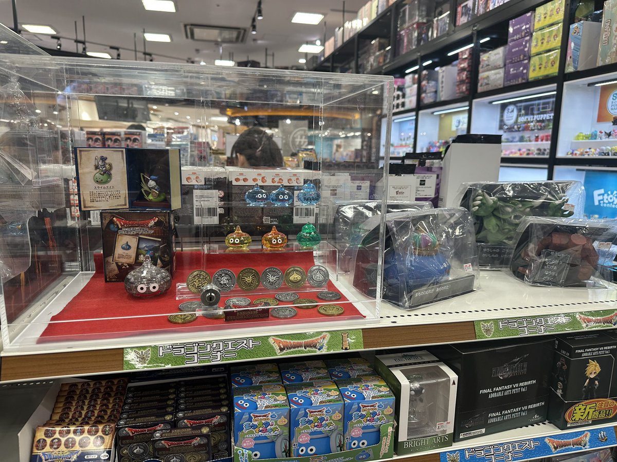 Atu____Atu's tweet photo. 本日のドラ活🛡️
少しだけ買えました😆

戦利品は
家に戻り次第アップします👍

#ドラクエ
#メタリックモンスター https://t.co/6GYEzTKcwF