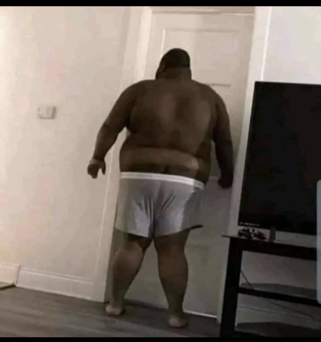 Madmose0's tweet photo. Women will fuck anything just because of money now what is this😅 https://t.co/tvYLRWsppj