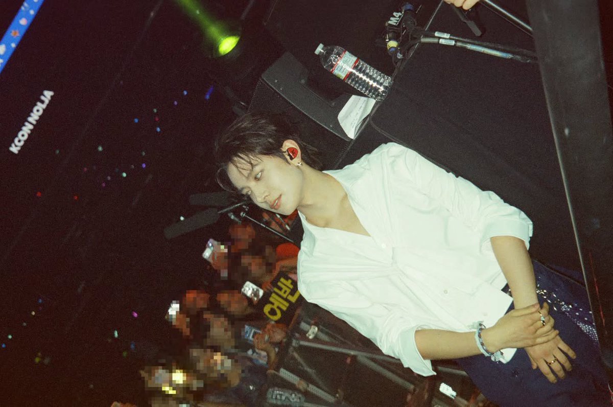 hhevvan's tweet photo. More than just the performances here are some special moments from KCON LA! 🖤 https://t.co/iryUFSg8Jo