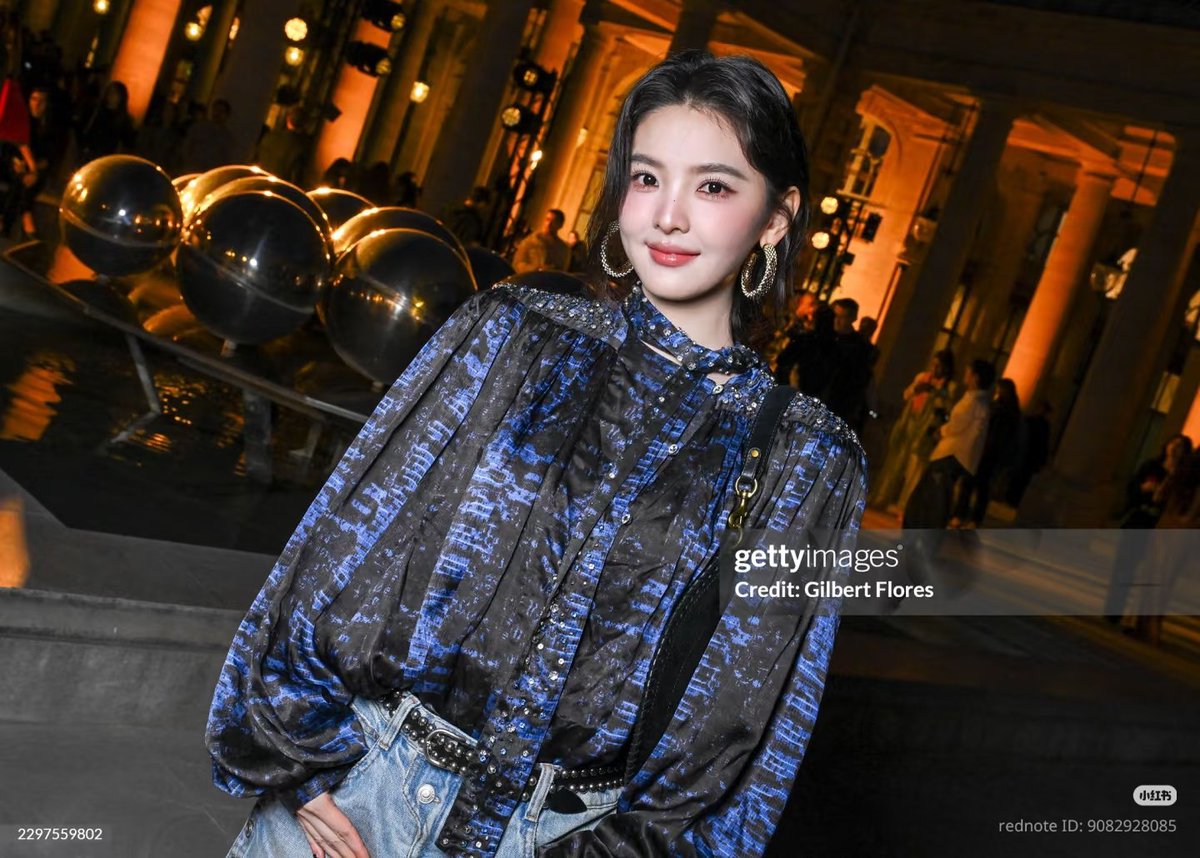Sparkyuu_98's tweet photo. Unedited and still flawless. Zhang Ruonan beat Getty Images once again 🤩 

ZHANG RUONAN ATTENDS ISABEL MARANT PFW
#ZhangRuonan
#ZhangRuonanxIsabelMarant
#IsabelMarantSS27 https://t.co/WE0z9wuxC1