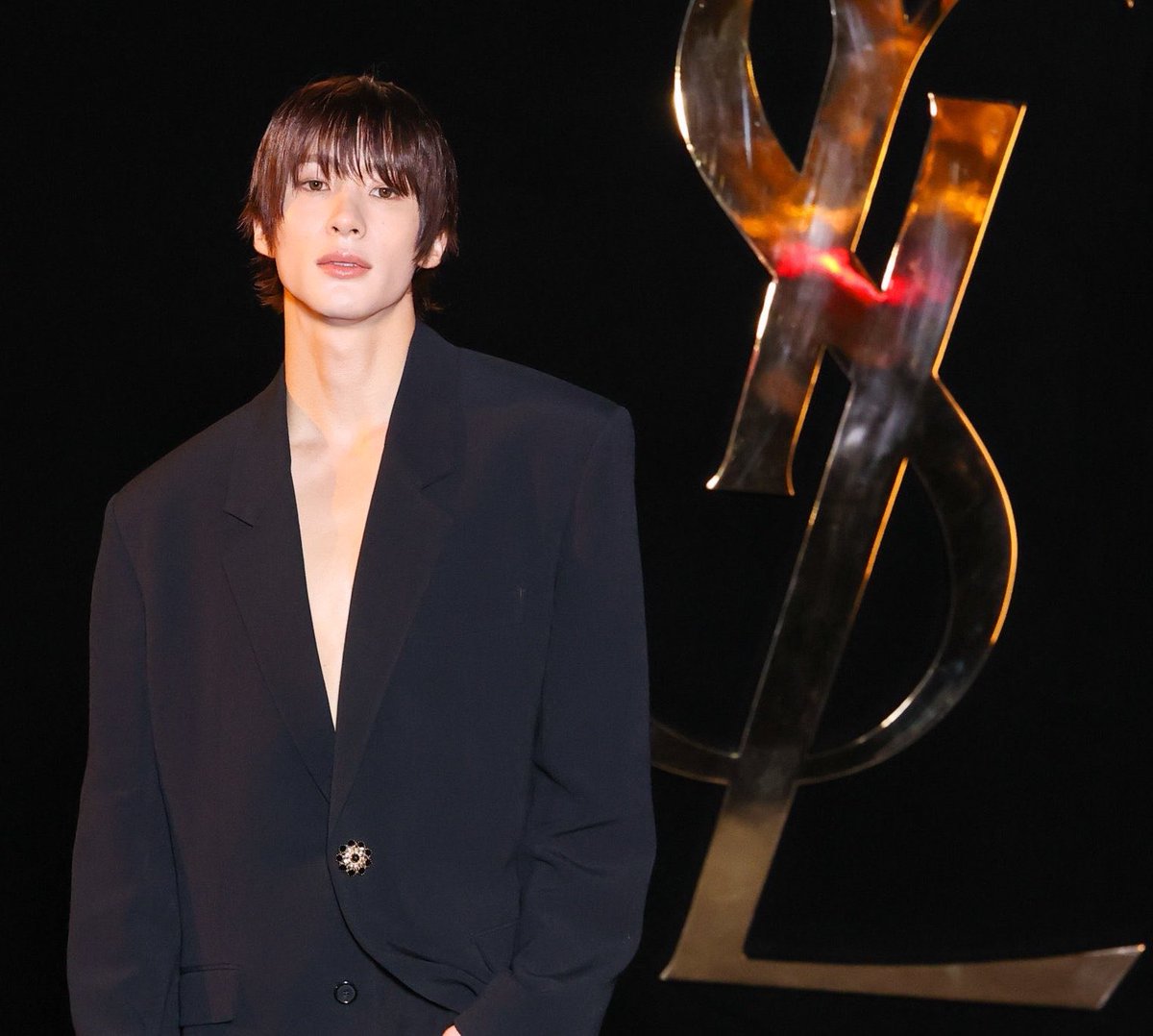 mepuppieyou's tweet photo. แอนตันขึ้นแท่นเป็น Brand Ambassador คนล่าสุดของ Saint Laurent อย่างเป็นทางการ เป็นไอดอลคนแรกของเจน 5 ที่ได้รับตำแหน่ง 🥺🖤 https://t.co/TaXsrmtwIs