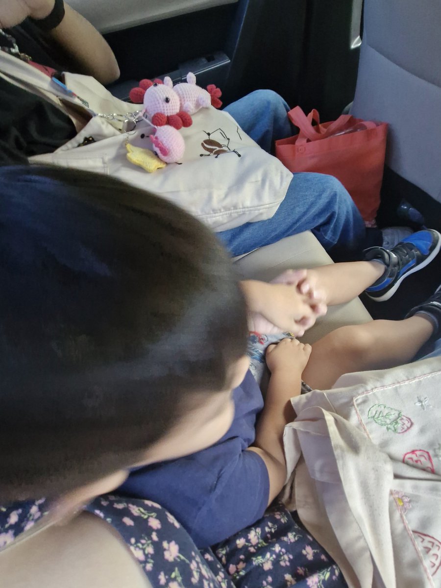 MildredGmezz's tweet photo. Algo estoy haciendo bien en esta vida para que este ser pequeñito me quiera tanto y me deje notitas, me hizo el corazon mas fokin perfecto q van a ver y dice te quiero mucho okk https://t.co/wHX9IY0USd