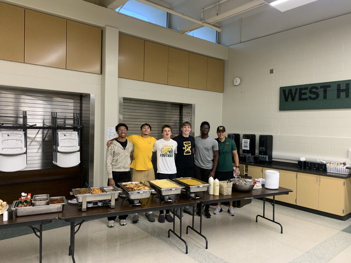 ICWestFB's tweet photo. Few things better than getting a great meal after a rain soaked practice!
Thank you to Dodge Street Tire for your amazing support of the West High Football Program. Another great family style meal to fuel our guys for Friday night under the lights.
#FallFamilyTime
#WeAreTrojans https://t.co/3kENzIia5T
