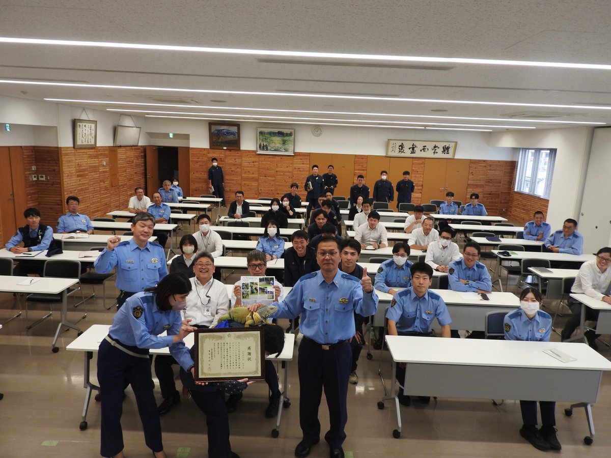 police_nagano's tweet photo. 【佐久警察署】
この度、イグアナのジャグちゃんが長野県佐久警察署の非公式キャラクターに任命されました。
これから広報啓発活動の場で活躍していく予定です。
よろしくお願いいたします🙌
#長野県警察 #佐久警察署 https://t.co/S4DyanUBho