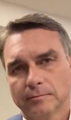 andreia_neri3's tweet photo. @carlosjordy A cara de desespero 😂😂😂😂 covarde https://t.co/hQplsg6C0I
