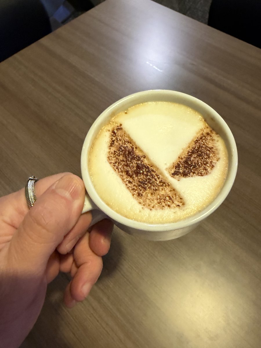 VALORANTLATAM's tweet photo. ¡Feliz Día del Café! 
Terminemos el día disfrutando de un valito y un cafecito a tu gusto ☕ https://t.co/apdBqQZUiY