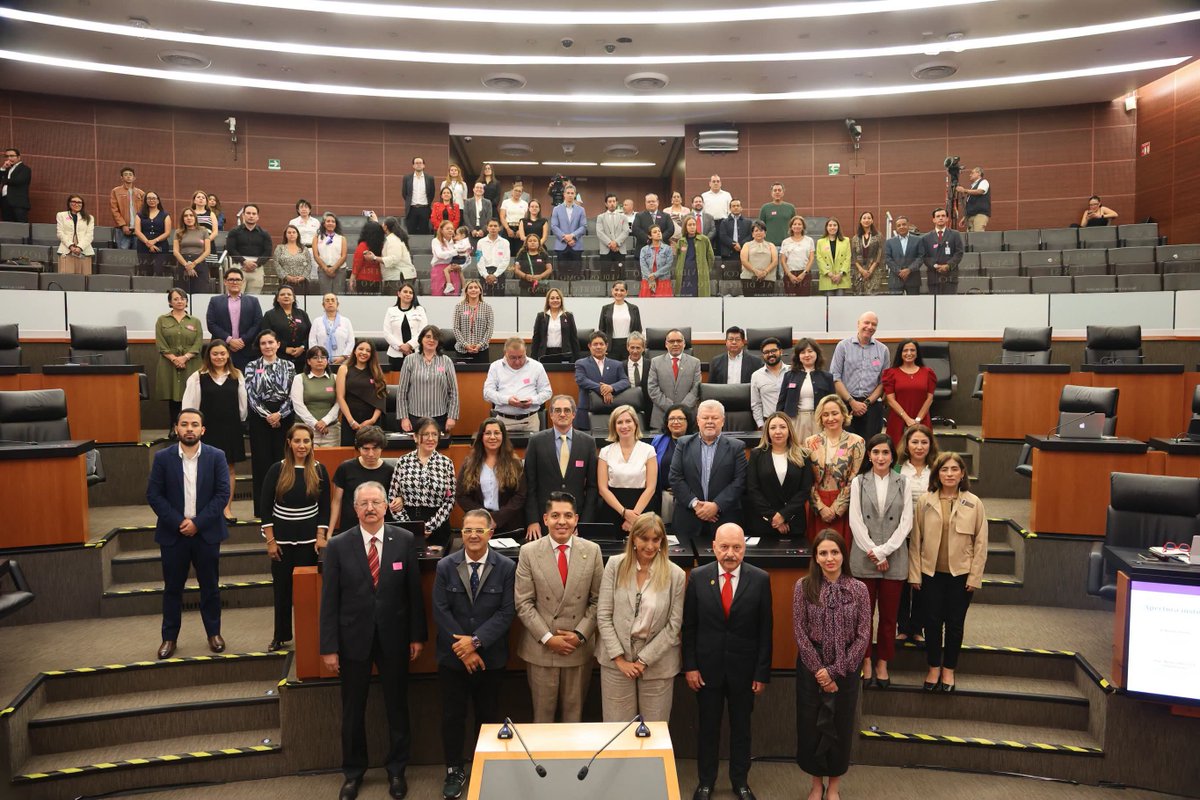 PCebras's tweet photo. 🇲🇽Desde México fué un honor compartir algunos de los avances legislativos y trabajo que se ha realizado para fomentar las políticas públicas que fortalecen y benefician a la comunidad de pacientes y nuevas generaciones
#EnfermedadesRaras #Raredisease #EnfermedadesRarasEnMéxico https://t.co/1ZxKmpoQ2x