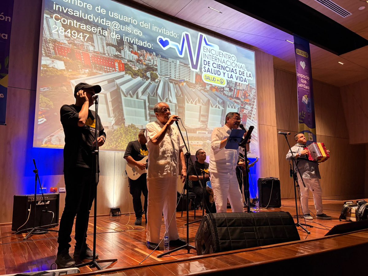 UIS's tweet photo. 🎶 Como parte del Encuentro de Egresados de la Facultad de Salud 2026, la velada tiene un espacio especial: la Tertulia musical “Entre versos y saberes”, protagonizada por el Dr. Fernando Meneses Romero, médico, especialista en Ginecobstetricia y músico colombiano.
Con su voz, sus composiciones y las historias que han acompañado su trayectoria, el Dr. Meneses Romero invitará a los asistentes a disfrutar de un encuentro en el que la medicina, la música y las experiencias de vida se entrelazan.
Una oportunidad para reencontrarse con la sensibilidad, el talento y las historias que también hacen parte de nuestra comunidad de egresados. 💚💙🎵