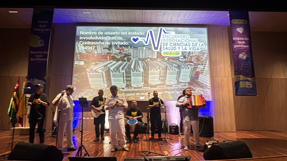 UIS's tweet photo. 🎶 Como parte del Encuentro de Egresados de la Facultad de Salud 2026, la velada tiene un espacio especial: la Tertulia musical “Entre versos y saberes”, protagonizada por el Dr. Fernando Meneses Romero, médico, especialista en Ginecobstetricia y músico colombiano.
Con su voz, sus composiciones y las historias que han acompañado su trayectoria, el Dr. Meneses Romero invitará a los asistentes a disfrutar de un encuentro en el que la medicina, la música y las experiencias de vida se entrelazan.
Una oportunidad para reencontrarse con la sensibilidad, el talento y las historias que también hacen parte de nuestra comunidad de egresados. 💚💙🎵