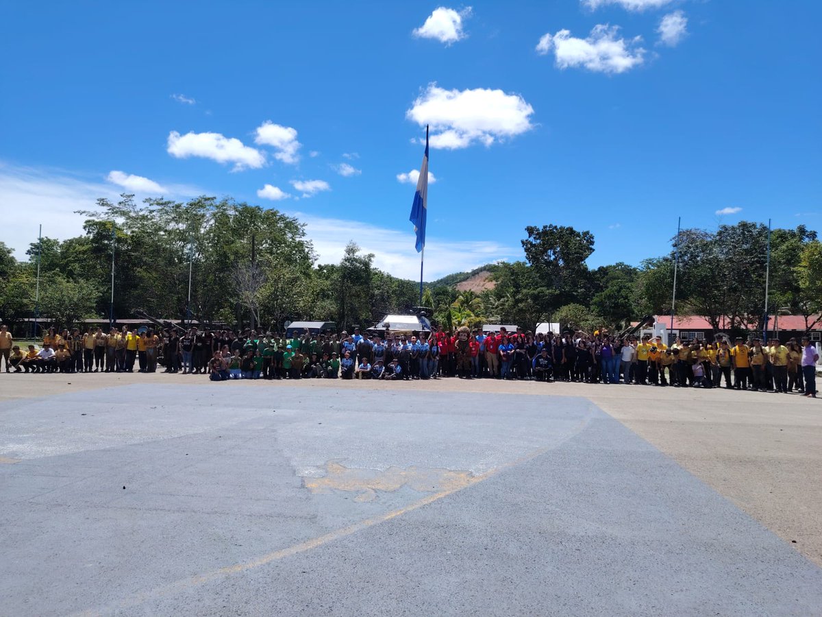 RelCiv's tweet photo. Desarrollo actividad recreativa, en celebración "Día Internacional del Niño" y Ejercicio de convivencia (Rally), con estudiantes del Colegio Adventista de Petén.

GUERREROS MILENARIOS

“Con dignidad, respeto y transparencia, defendemos a la Nación”
#365DíasAlServicioDeMiPatria https://t.co/JQq13atzVn