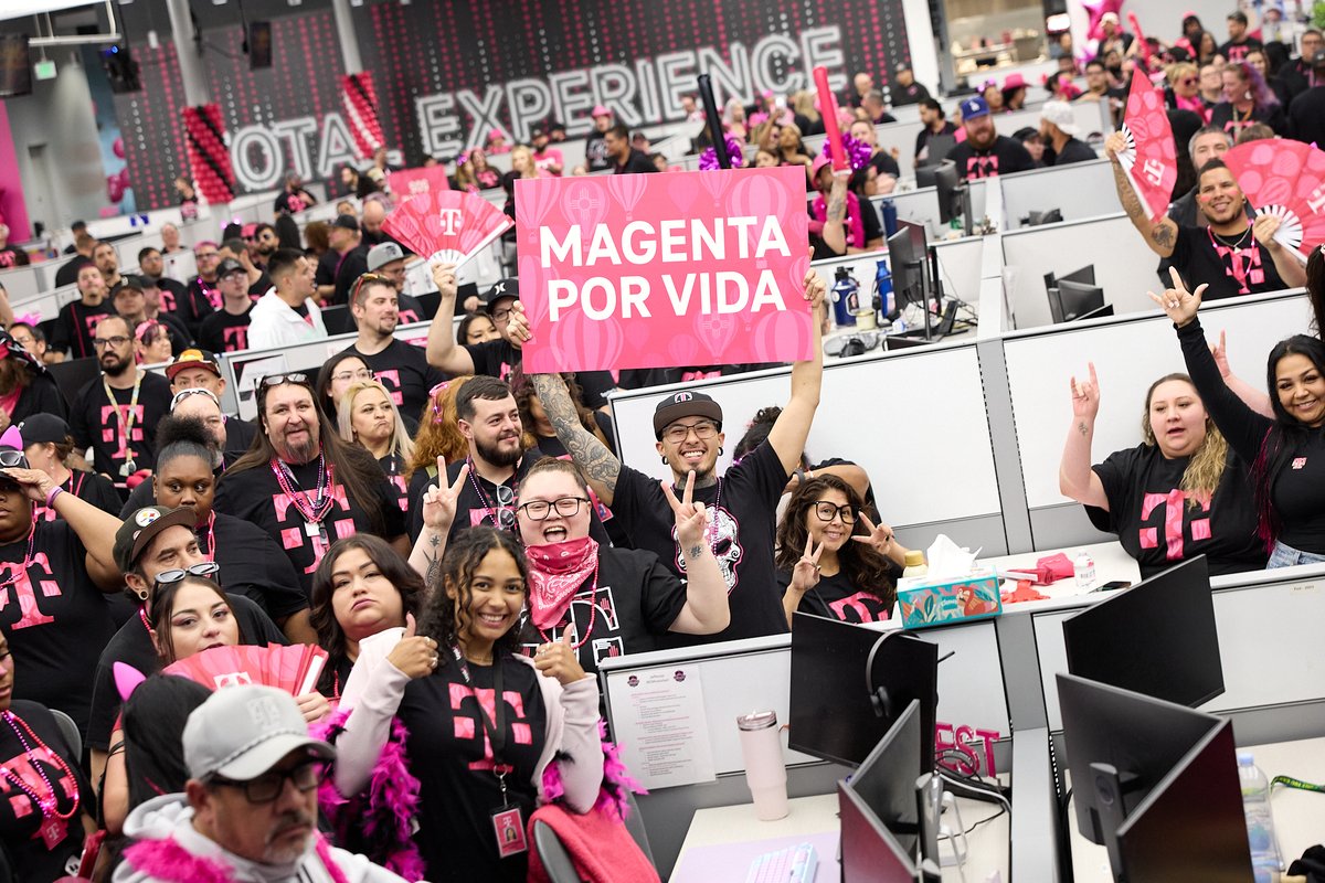 JonFreier's tweet photo. Visited our Customer Experience Center in Albuquerque today!! This crew is loud, proud and knows how to SHOW UP for each other and our customers. 

Incredible Magenta spirit and energy!! ABQ, you're a whole vibe. https://t.co/CDAZEsNMEE