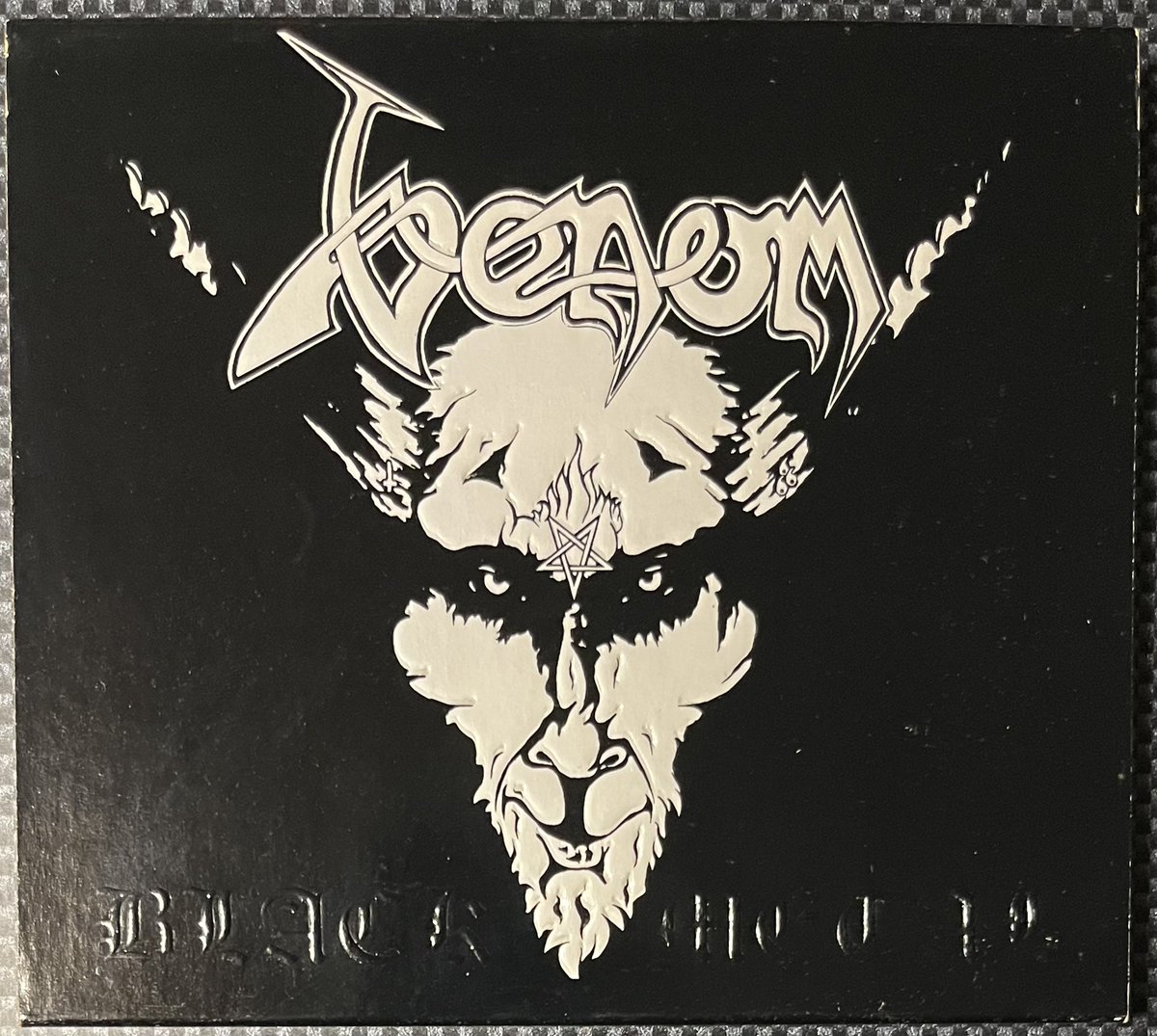 K3NT4NK's tweet photo. #NowPlaying
Venom - Black Metal
RIP Cronos https://t.co/FPlsQYq7aq