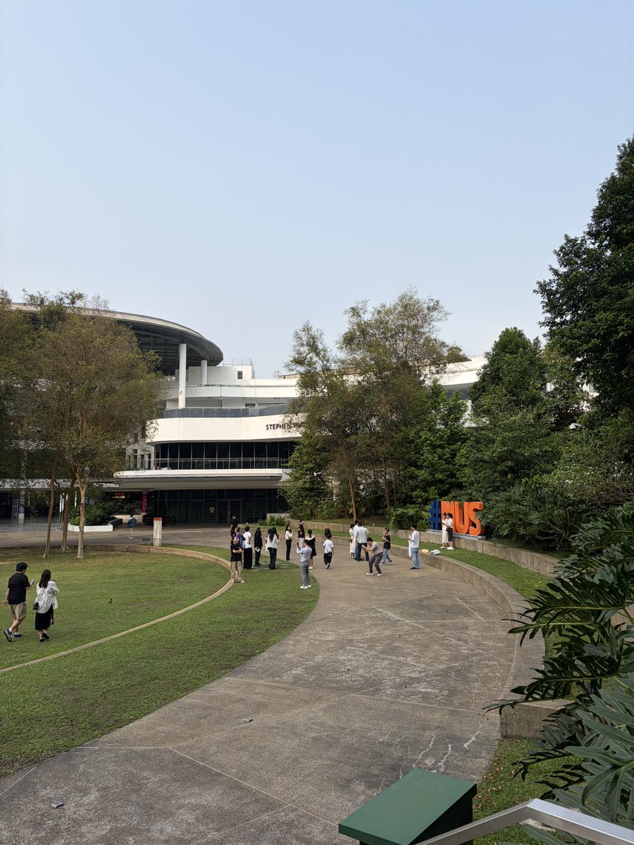 defensebro's tweet photo. Anyone who doubts @LeeKuanYimby's scholarly credentials can find me at the UTown Starbucks at the National University of Singapore, where I will provide receipts upon request. https://t.co/kGFhtqAssh
