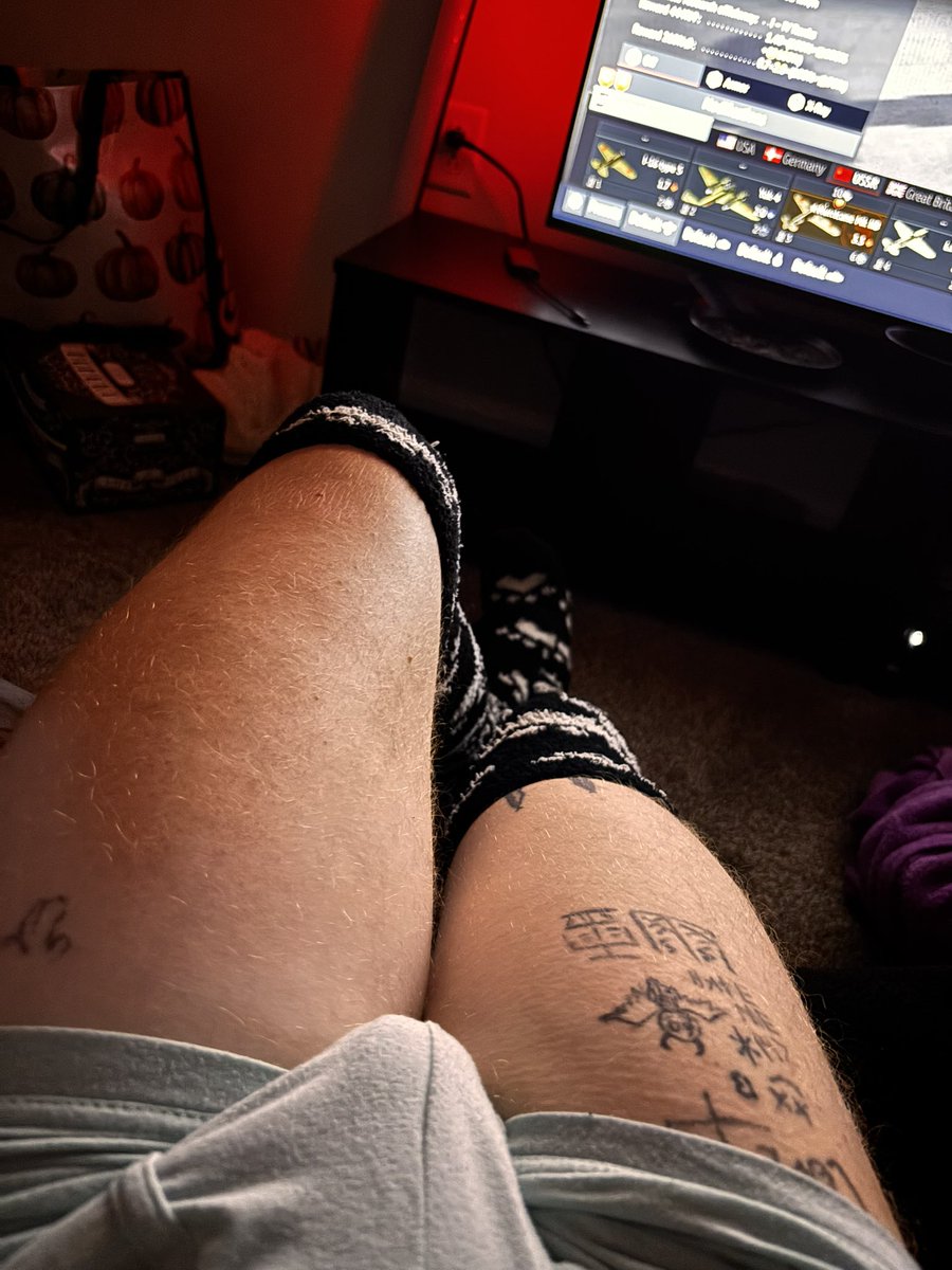 PuppyBoy_exe's tweet photo. :3 just a Puppyboy in some thigh highs 🥰🐶 https://t.co/1qLkA2Vbny