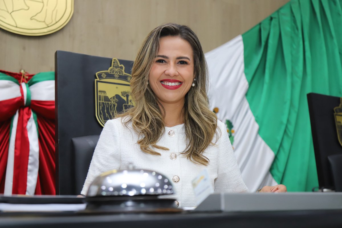 Marce_Castilloa's tweet photo. Iniciamos nuevo Periodo Ordinario en el @congresoChis . Agradezco a mis compañeras y compañeros diputados la confianza de ratificarme como Presidenta de la Mesa Directiva.
​Felicito a quienes se integran a esta encomienda; trabajaremos en equipo, por el bienestar de Chiapas 🏛️🇲🇽. https://t.co/U9ZzPLr3nC
