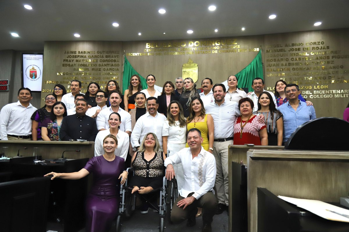 Marce_Castilloa's tweet photo. Iniciamos nuevo Periodo Ordinario en el @congresoChis . Agradezco a mis compañeras y compañeros diputados la confianza de ratificarme como Presidenta de la Mesa Directiva.
​Felicito a quienes se integran a esta encomienda; trabajaremos en equipo, por el bienestar de Chiapas 🏛️🇲🇽. https://t.co/U9ZzPLr3nC