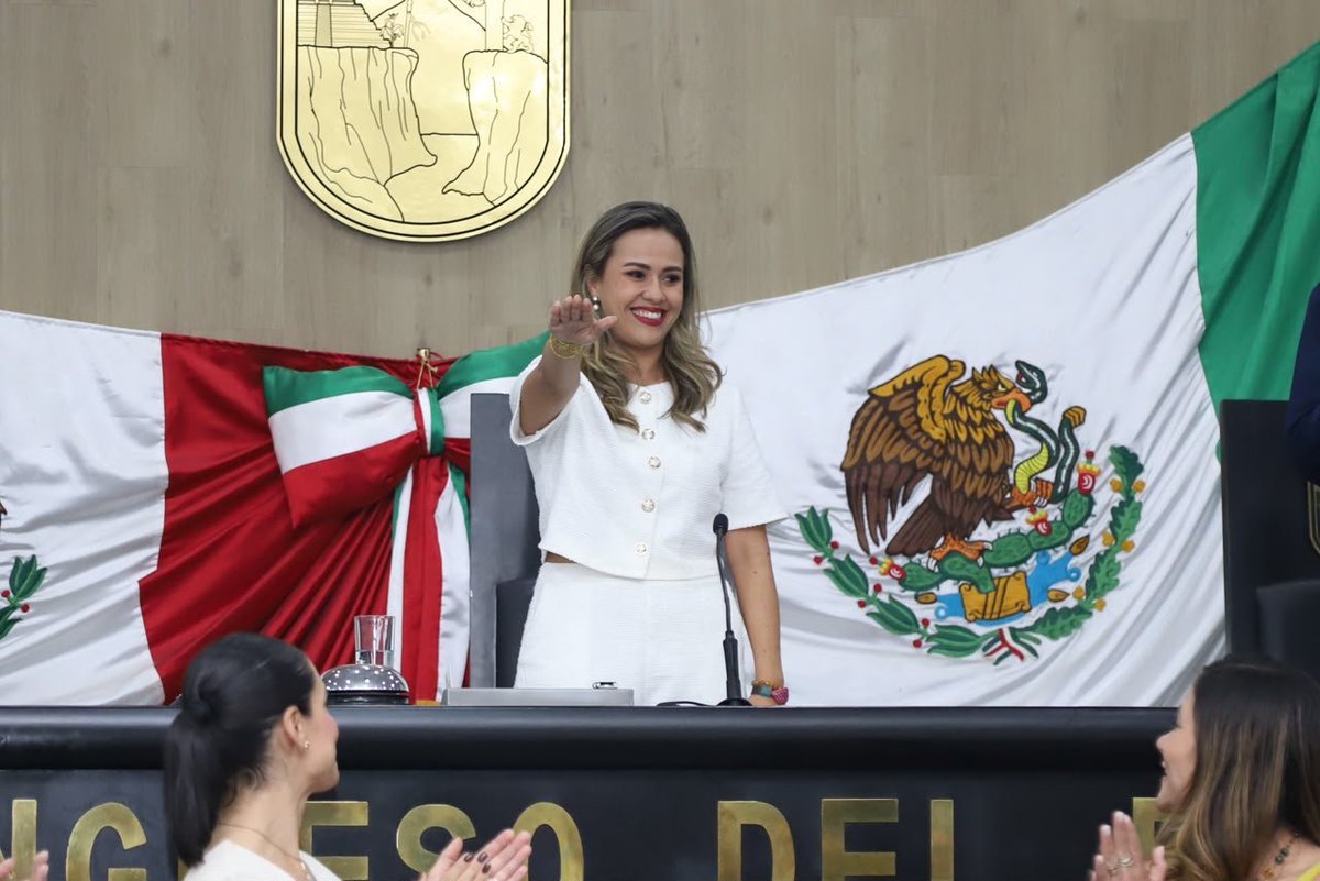 Marce_Castilloa's tweet photo. Iniciamos nuevo Periodo Ordinario en el @congresoChis . Agradezco a mis compañeras y compañeros diputados la confianza de ratificarme como Presidenta de la Mesa Directiva.
​Felicito a quienes se integran a esta encomienda; trabajaremos en equipo, por el bienestar de Chiapas 🏛️🇲🇽. https://t.co/U9ZzPLr3nC