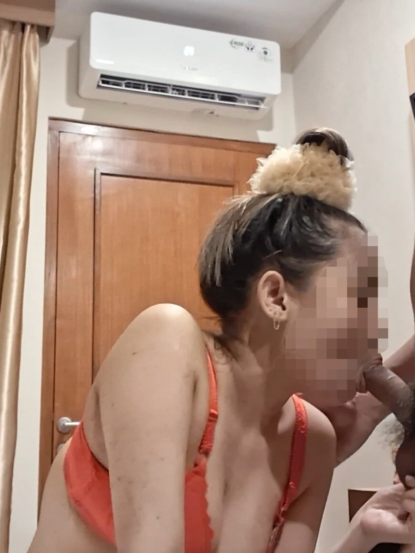 pasutriYK02's tweet photo. Dapet kiriman hasil semalem, waktu wife lepas kunci nih. Kata dia boleh dipost satu aja.hehe
Selamat menikati #cuckold #3some #stag https://t.co/aoI4HEY6ni