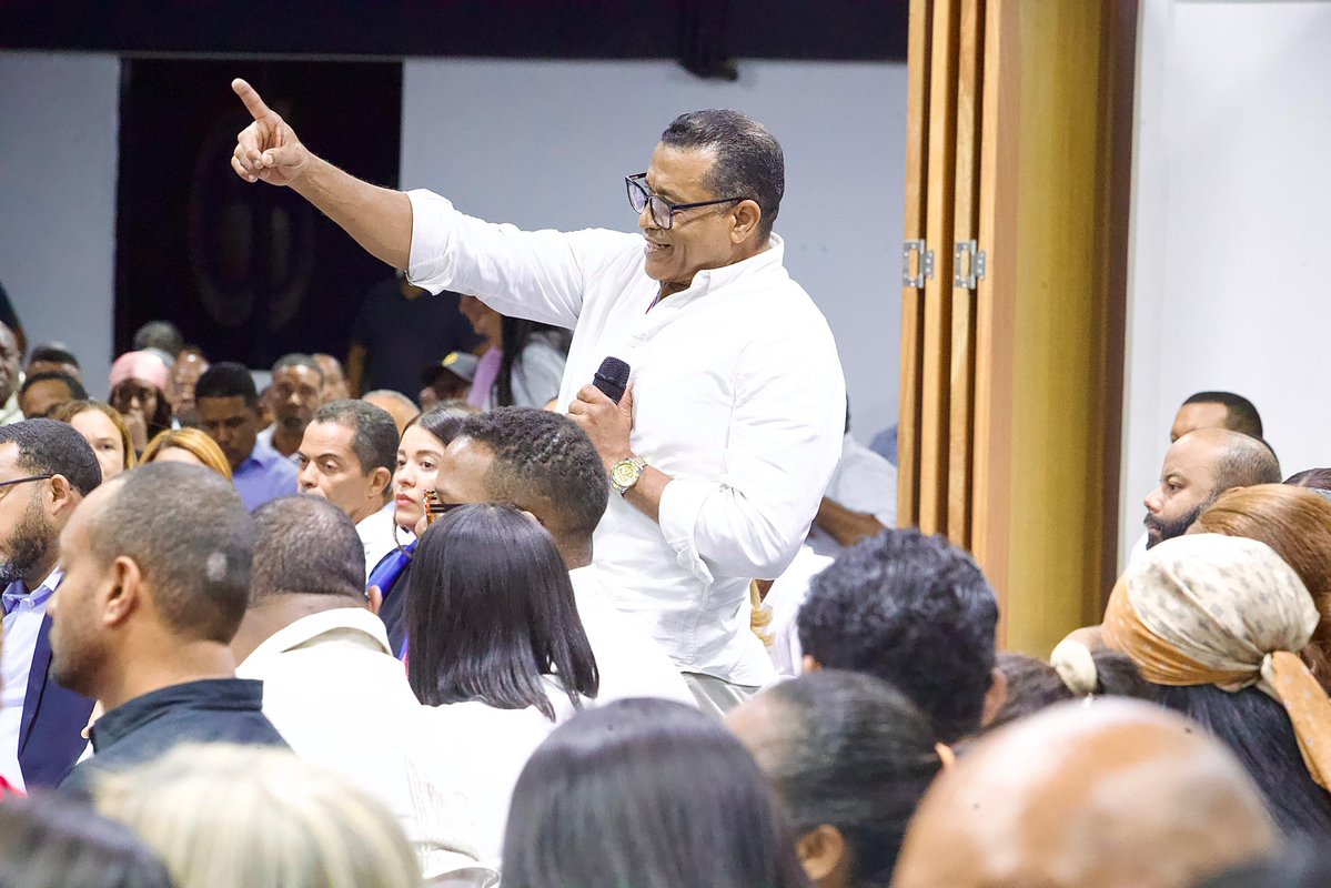 PRM_Oficial's tweet photo. 🤝 Agradecemos @cearahatton, secretario nacional de Políticas Públicas, su intervención y coordinación en cada uno de estos espacios.
#PRM2028YMasAlla #PoliticasPublicas https://t.co/TAr67nmOXs