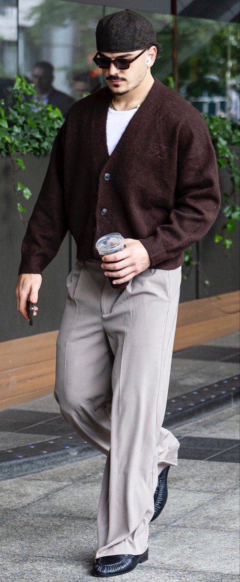 PRICEKOVSKY's tweet photo. it’s crazy how the team is always coming for arbers style when he’s clearly the best dressed on the team always https://t.co/TqMgai68Ac