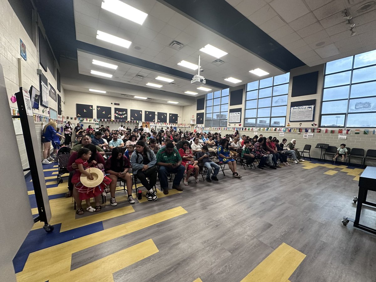 DoverDolphins's tweet photo. What an incredible Hispanic Heritage Night at Dover! Dover &amp; RHS students helped bring our school to life with beautiful cultural dress, dance, music, and amazing art! 
¡Juntos celebramos nuestra cultura, nuestra historia y nuestra comunidad! ❤️@CarissaCarey @RichardsonISD https://t.co/WkGqr4ed8z