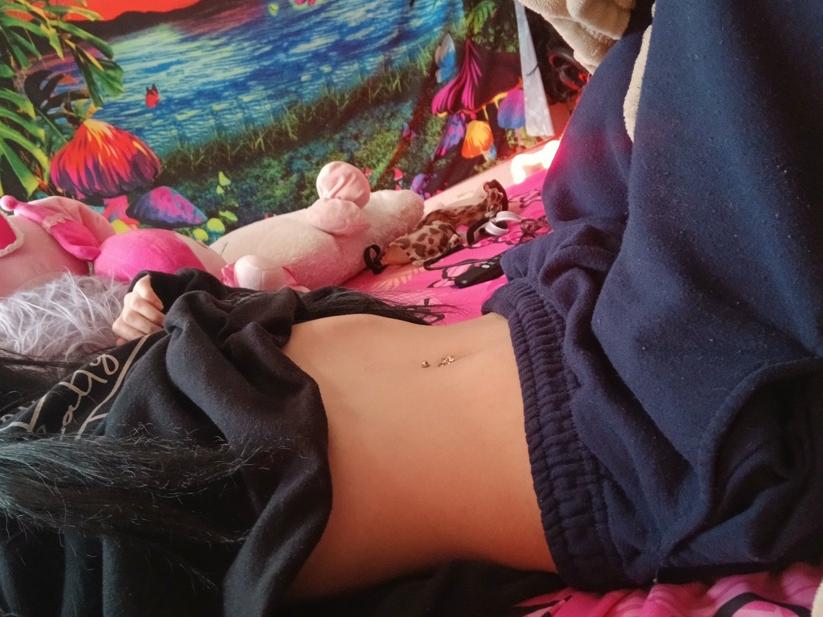 currentlydecomp's tweet photo. tummytummy https://t.co/pZH7qcpaaR