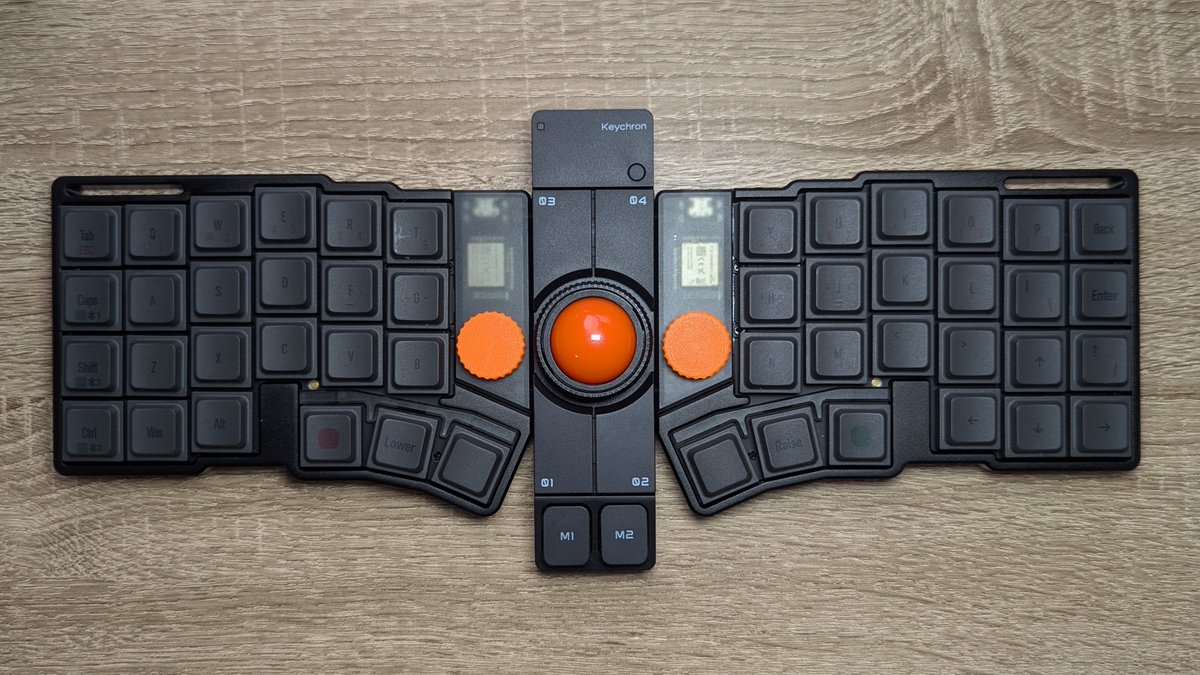 MN_mArOsAn's tweet photo. Cornix LP基本的にめっちゃ好みでよく使ってるんだけど持ち運ぶとなると重いから樹脂ケースにしたいなあ https://t.co/8LwR8FhsTV