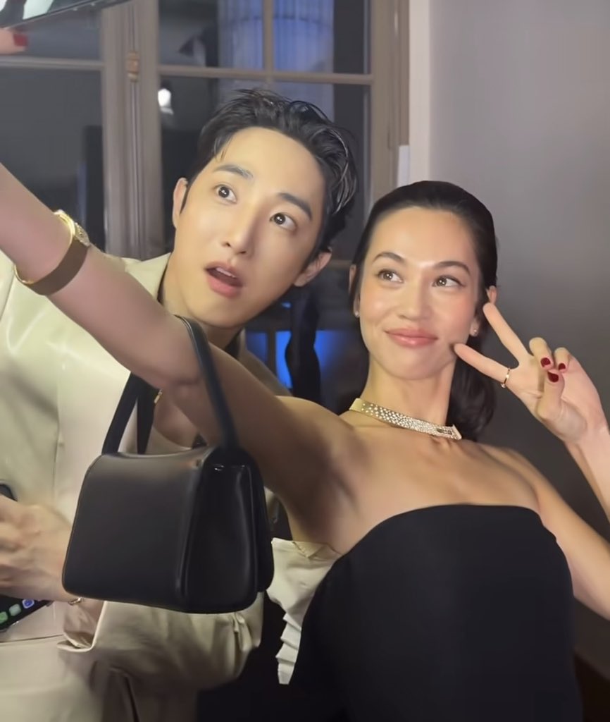 kdramahotgists's tweet photo. Gdragon’s best friend Lee Soohyuk spotted with Gdragon’s only confirmed Ex girlfriend Kiko .

Someone said Lee Soohyuk went straight to GD and sent him these selfies after this 😂 https://t.co/b304hoFegI