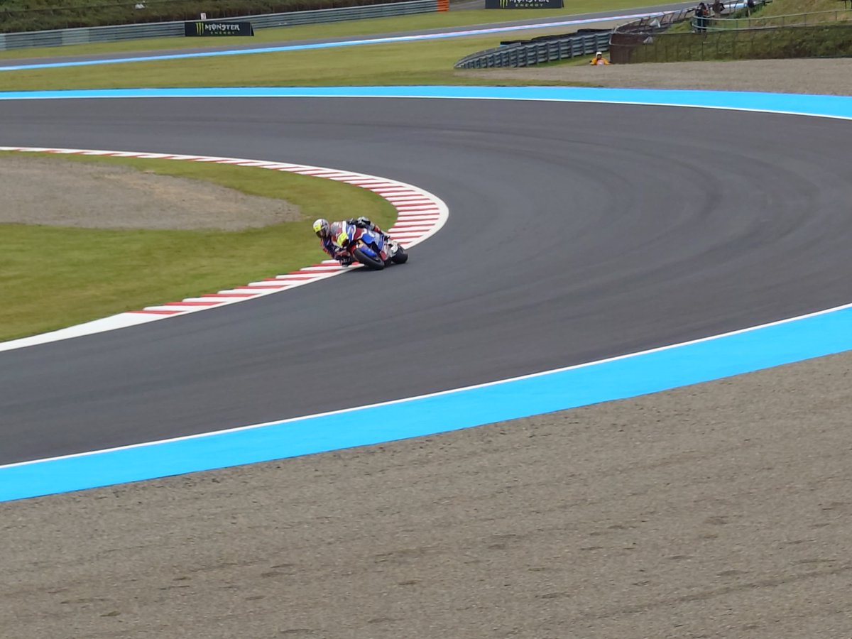 jjkossa's tweet photo. MotoGP日本GPでモビリティリゾートもてぎにきています🏎️
Moto2クラスのフリープラクティス中🏍️

#MotoGP #MotoGP日本2026 #モビリティリゾートもてぎ https://t.co/tj6jZ71GBr