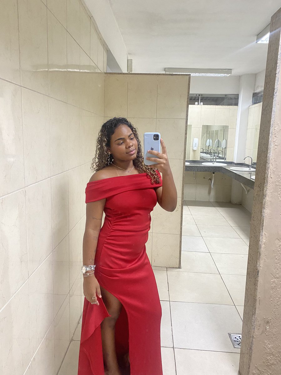 juliaallvesz's tweet photo. dama de vermelho ❤️‍🔥
https://t.co/zInNiuZBkI https://t.co/oUXX1K9m8J