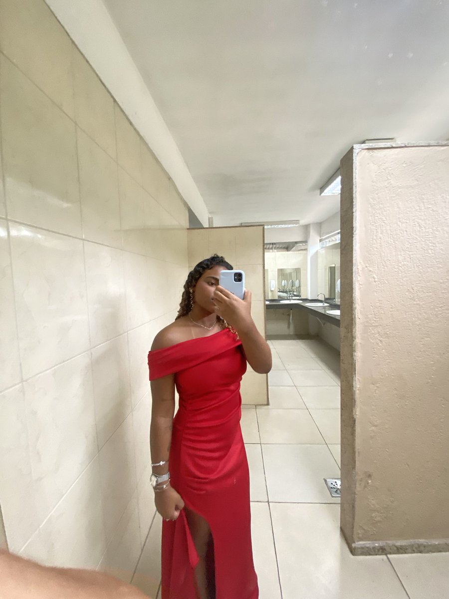 juliaallvesz's tweet photo. dama de vermelho ❤️‍🔥
https://t.co/zInNiuZBkI https://t.co/oUXX1K9m8J