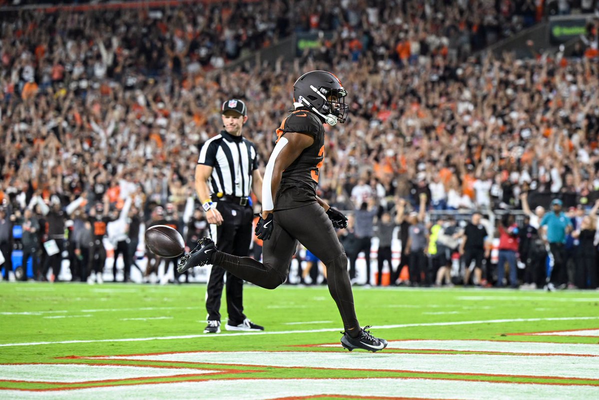 NickCaminoWKYC's tweet photo. Jaleel McLaughlin scored tonight's first touchdown for the #Browns...

He played college football at Division II Notre Dame College in South Euclid (now closed) and Youngstown State.

Another reminder to young college football players:

If you're good enough, they'll find you. https://t.co/XM52DqU6lC