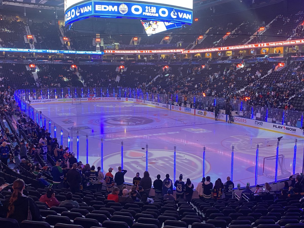 samboeser's tweet photo. First #Canucks game in a few years! https://t.co/wmjwrcvV7r