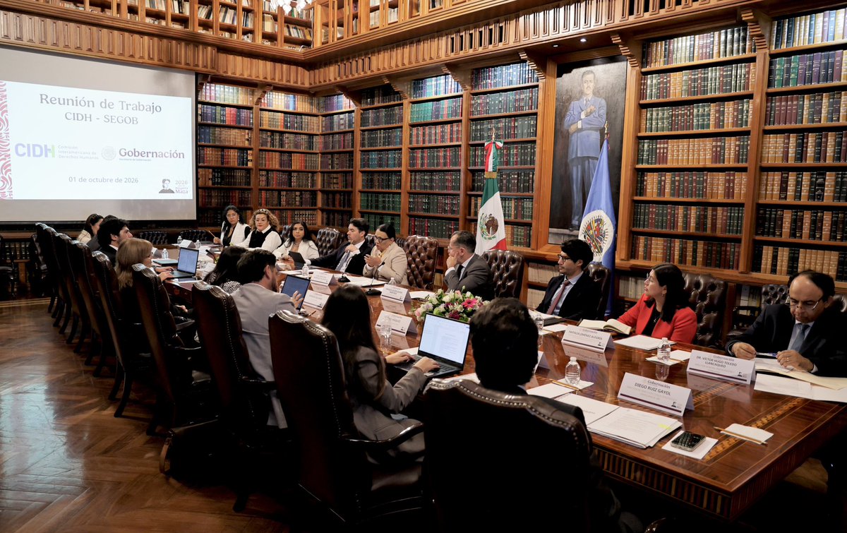 rosaicela_'s tweet photo. #Hoy nos reunimos, junto con @SRE_mx, con la comisionada relatora de la @CIDH, @APochak, y su equipo de trabajo. Seguimos impulsando el diálogo y la cooperación en favor de los derechos humanos. 🇲🇽 @Claudiashein @arturomedinap @OCHOA_MX_UN @cevillanue @Yuriddhh @tobyanneLR @Busqueda_MX