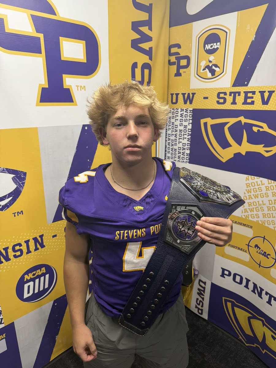 UWSPFootball's tweet photo. Your Scout Team Players of the Week 💪

Lightweight Player of the Week:
Ryan Lutz (West De Pere)

Heavyweight Player of Week:
Carson Taylor (Pewaukee)

#AboveTheLine | #DawgDNA🧬 https://t.co/WzEaI92xdZ