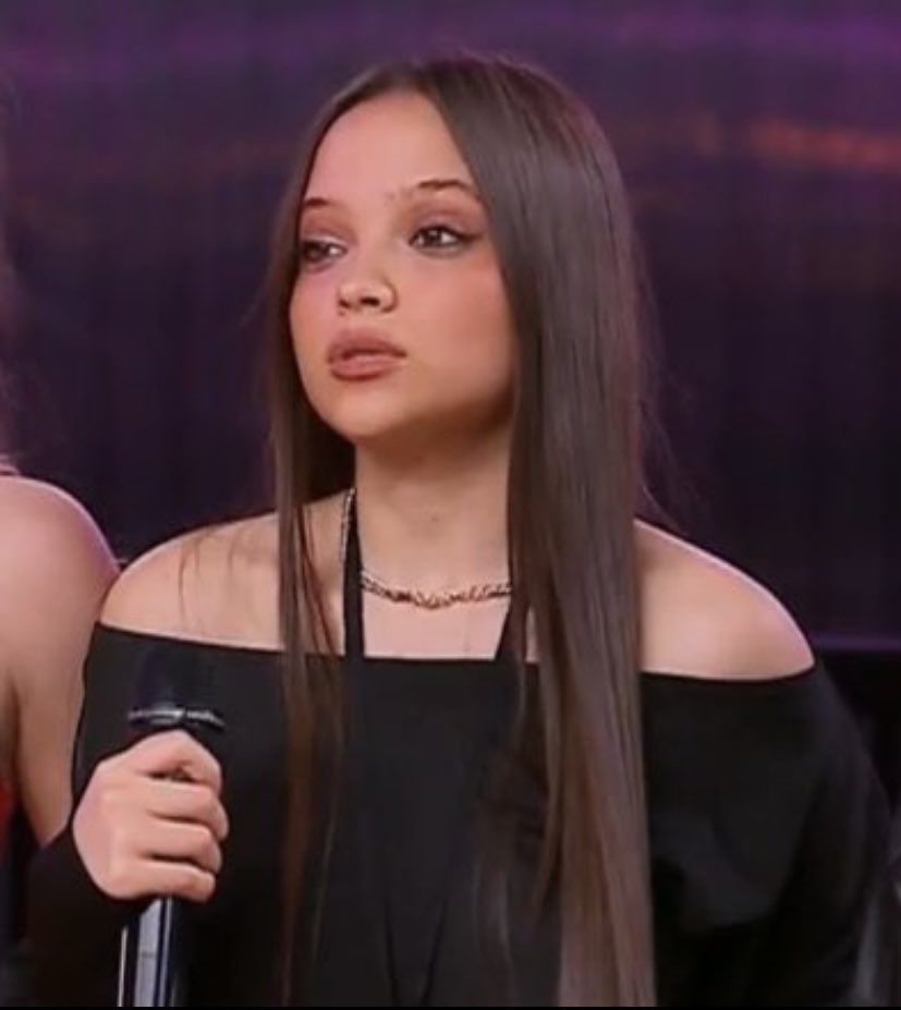 ttallnsweet's tweet photo. increíble cómo a estas dos se equivocan siempre y no le pegan una nota y las siguen dejando KJJ programa en decadencia
#popstars https://t.co/F0GxgCGsXL