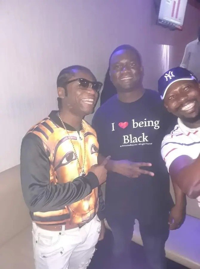 omotoshoomololu's tweet photo. Speed Darlington is a "failure" by every "Nigerian metric": He is over 40-year-old, not married, been doing music for a very long time and not an A-list artist, spent more than 20 years in America and never kicked off a reliable career; during his stay in America, went to jail a bunch of times. But tonight he gains a bunch of money in order to complete his pride mansion as he fondly calls it and he is undoubtedly a household name in Nigeria. This message is to tell you that the Nigerian metric does not exist. Nothing exists. Just DO YOU. #CarterSpeed #SpeedDarlington #CarterEfe