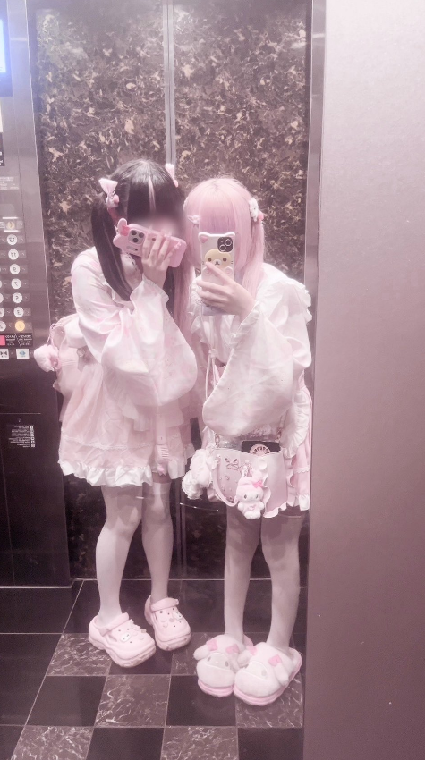 daddou5's tweet photo. ー横界隈2人に逆ナンされたら断る？笑 https://t.co/StKSsLvIET