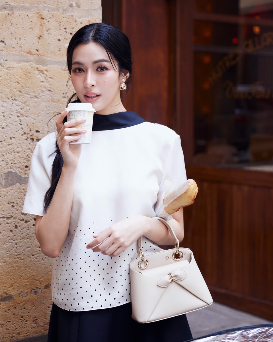 petalssourire's tweet photo. พี่สาวดิออร์คนสวย 🫶🏻

LINGORM BA DIOR AT PFW
#DiorSummer27xLingOrm
#LinglingKwong #DiorSummer27
@linglingsirilak @Dior https://t.co/b9NtJRLPNo
