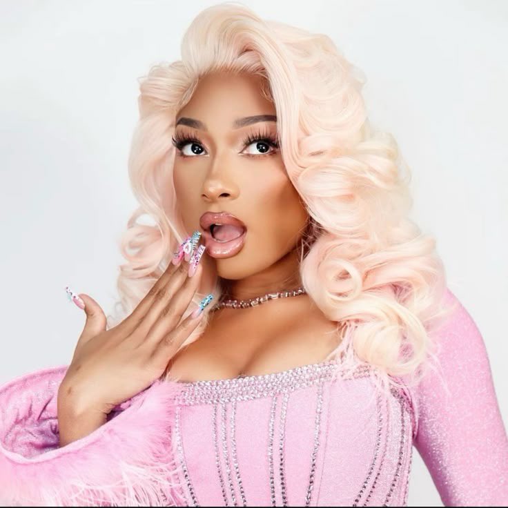 narumaaki's tweet photo. your friendly reminder megan THEE stallion ships sasunaru https://t.co/5vV3oiGDLz