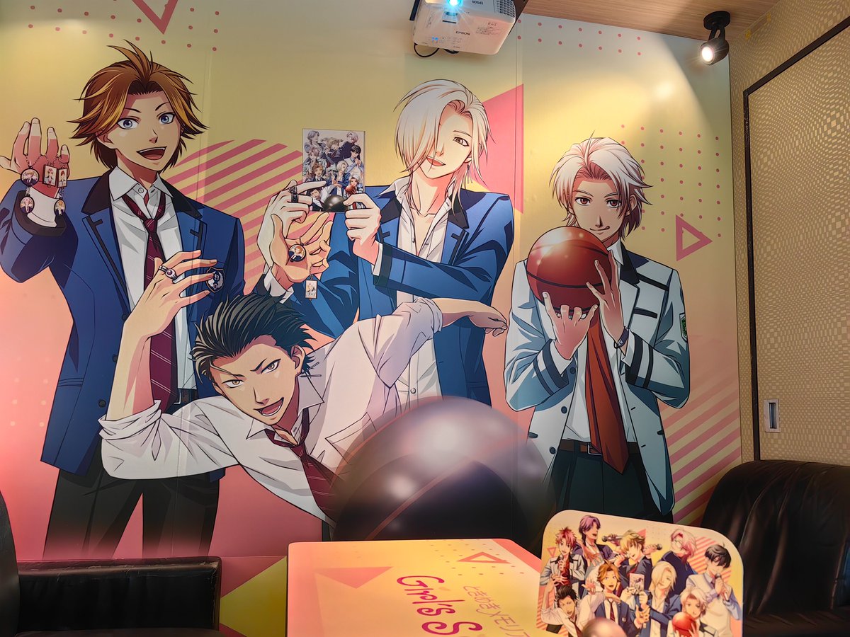 Apiapi_mix's tweet photo. 年初、東京旅行でROUND1×GSコラボに行ったときの写真🍰
スイーツ美味しくて楽しかったけど、友達が一緒だったらなおよかったな、、 https://t.co/hg757wT39r