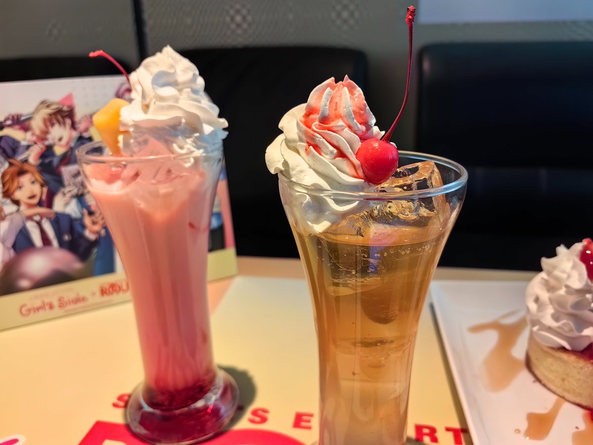 Apiapi_mix's tweet photo. 年初、東京旅行でROUND1×GSコラボに行ったときの写真🍰
スイーツ美味しくて楽しかったけど、友達が一緒だったらなおよかったな、、 https://t.co/hg757wT39r