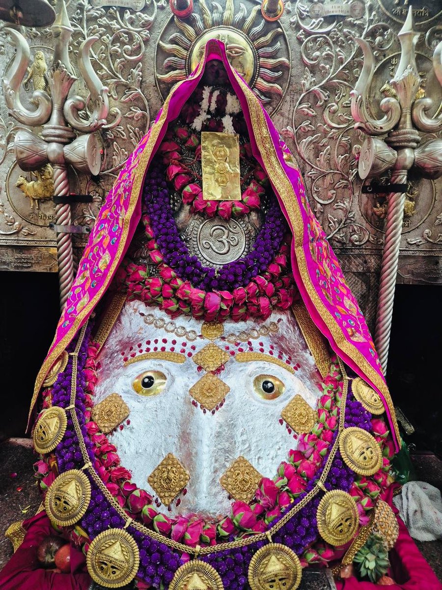 shrikalkamaa's tweet photo. #Jai_Maa_ShriKalkaJi 🙏🏻🌸 #Temple #GoodMorning Daily Aarti 🙏🌹जय माँ श्री_कालका_जी🌹की मंदिर सुप्रभात आरती दर्शन २०८३_विक्रम_सम्वत् #आश्विन #कृष्णपक्ष #षष्ठी #02Oct2026 #शुक्रवार #Friday #shrikalkajimandir.org https://t.co/DiaEeRJPOB https://t.co/F9lW4oMUpy