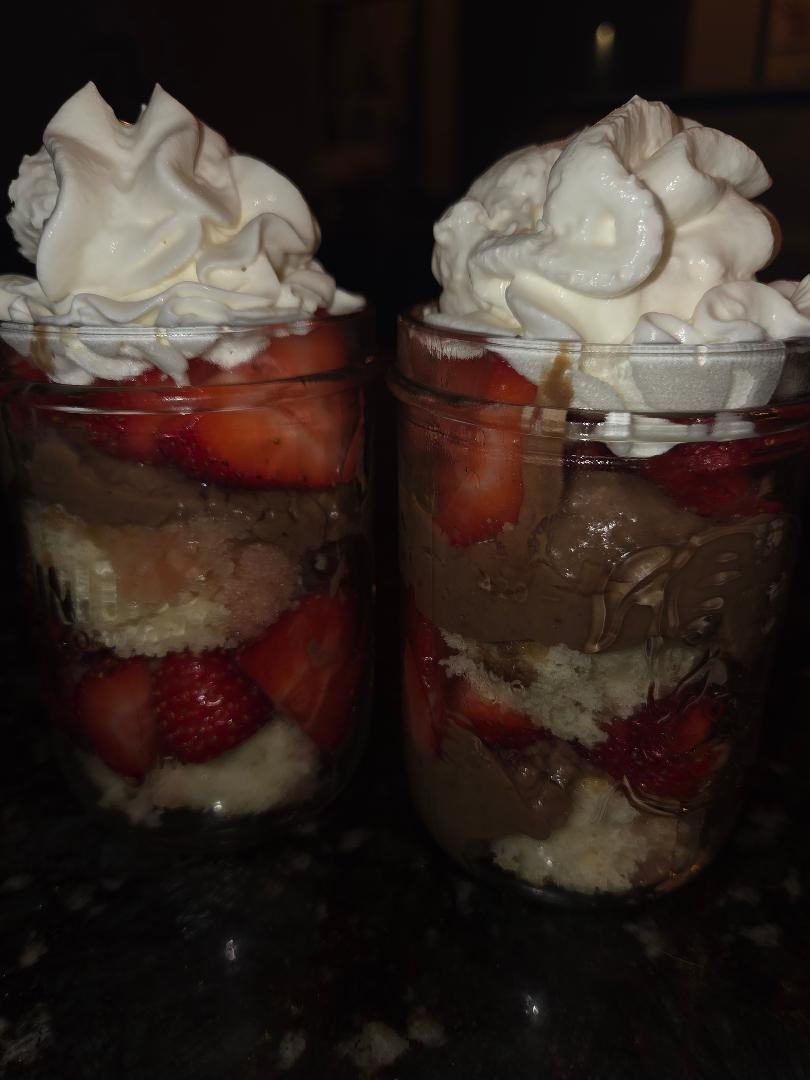 NewClearHarley's tweet photo. #Week4 #DFS #MatchupMeal #CLEvsPIT @DraftKings @FanDuel @Fanball @MyFantasyLeague @SleeperHQ @TheHuddle @usatodaysports @usatodaynfl @ESPNFantasy @YahooFantasy @UnderdogNFL
Dessert: Cassata Cake Trifle w/@Hersheys cocoa custard https://t.co/33AEN4WOeC