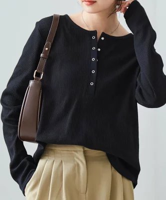 ponchan__select's tweet photo. 肩幅🦍の骨ストに告げる！！！
UNIQLOのヘンリーネック、レディースは事故る…
スッキリ着れるけど事故らないのみっけた！！ https://t.co/kp0krq5DJ4