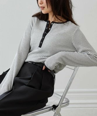 ponchan__select's tweet photo. 肩幅🦍の骨ストに告げる！！！
UNIQLOのヘンリーネック、レディースは事故る…
スッキリ着れるけど事故らないのみっけた！！ https://t.co/kp0krq5DJ4