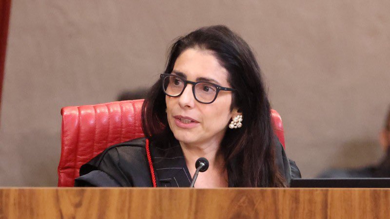 RomeuZema's tweet photo. A ministra que proibiu que deixasse o púlpito de Lula vazio já fez DOAÇÕES para candidatos do PT e PSOL.

Está claro agora??

Só tem uma saída pro Brasil. Ou elege um presidente sem rabo preso ou ESQUECE.

Por isso peço seu voto. É 3️⃣0️⃣✅ https://t.co/y4wFpOCGDZ