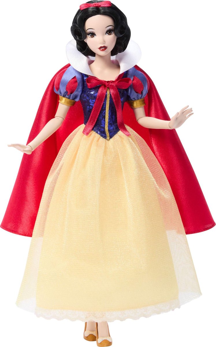 ghoulia_news's tweet photo. A MAIS BELA DE TODAS?
Fotos de estoque para a Branca de Neve para a linha da Mattel Disney Princess Sparkling Princess!
Ela será o unico lançamento da primavera de 2027!
Acharam ela a mais bela?

Fotos via @SeeingMount https://t.co/axUFJhXqWd
