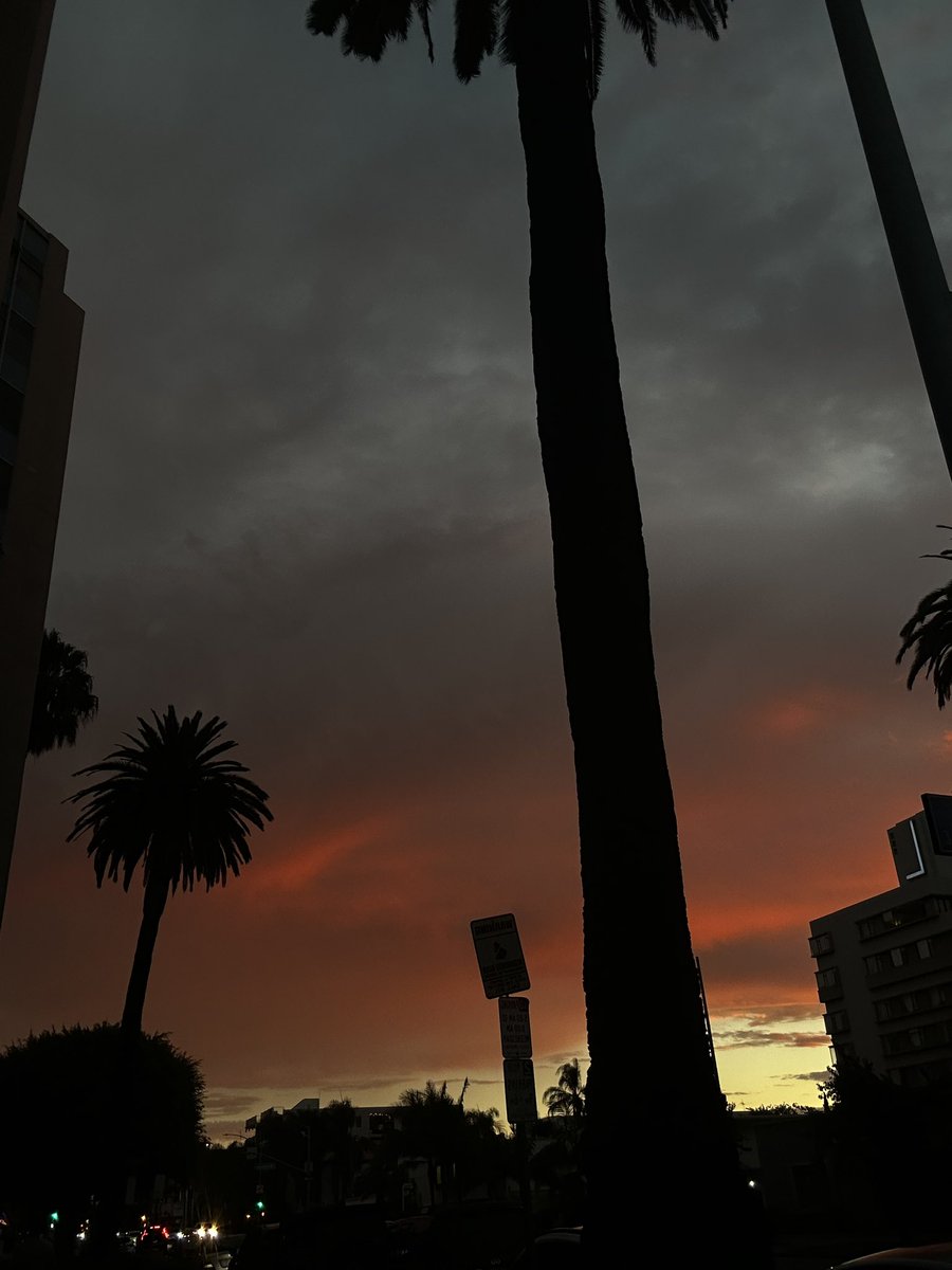 sinonmylips's tweet photo. Who’s in Long Beach? https://t.co/IUExrtxWb2